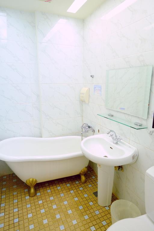 Moon House B&B Хуалиен Сити Екстериор снимка