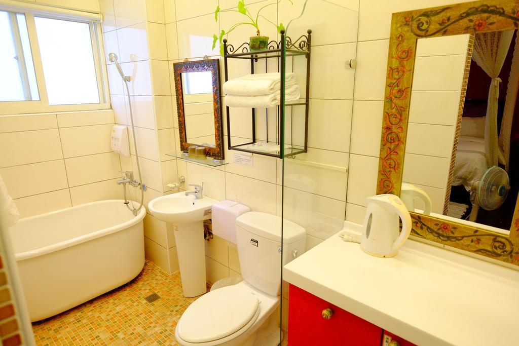 Moon House B&B Хуалиен Сити Екстериор снимка
